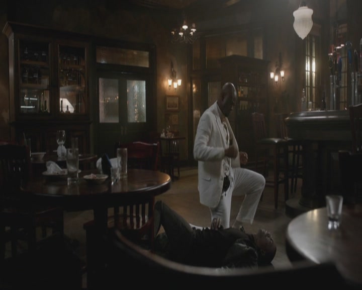 VampireDiariesWorld-dot-org_TheOriginals1x12DanceBackFromTheGrave1583.jpg