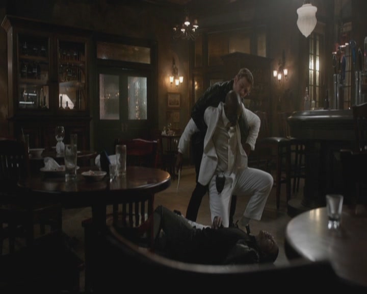 VampireDiariesWorld-dot-org_TheOriginals1x12DanceBackFromTheGrave1594.jpg