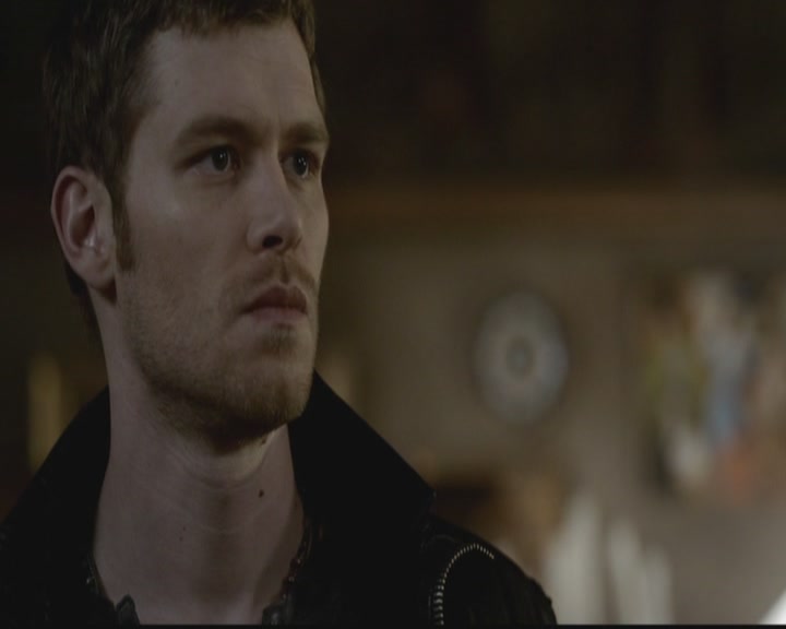 VampireDiariesWorld-dot-org_TheOriginals1x12DanceBackFromTheGrave1609.jpg