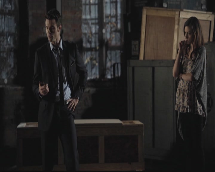 VampireDiariesWorld-dot-org_TheOriginals1x12DanceBackFromTheGrave1624.jpg