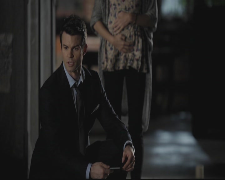 VampireDiariesWorld-dot-org_TheOriginals1x12DanceBackFromTheGrave1638.jpg