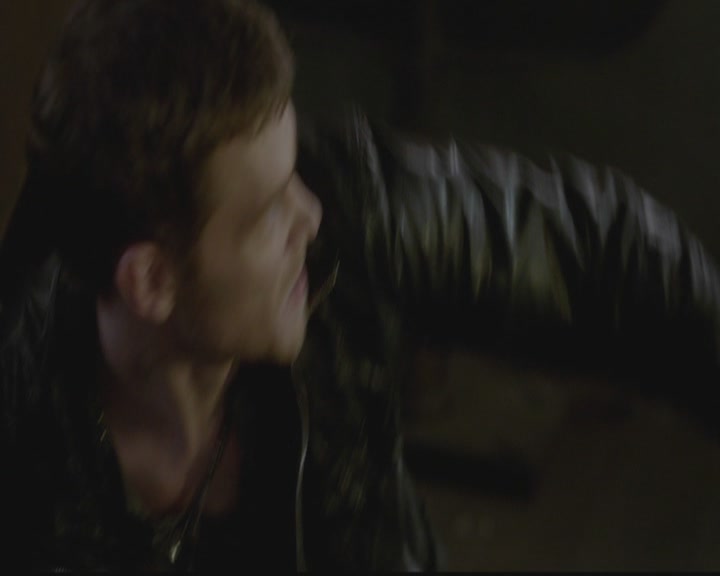 VampireDiariesWorld-dot-org_TheOriginals1x12DanceBackFromTheGrave1706.jpg