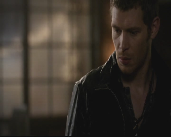 VampireDiariesWorld-dot-org_TheOriginals1x12DanceBackFromTheGrave1756.jpg