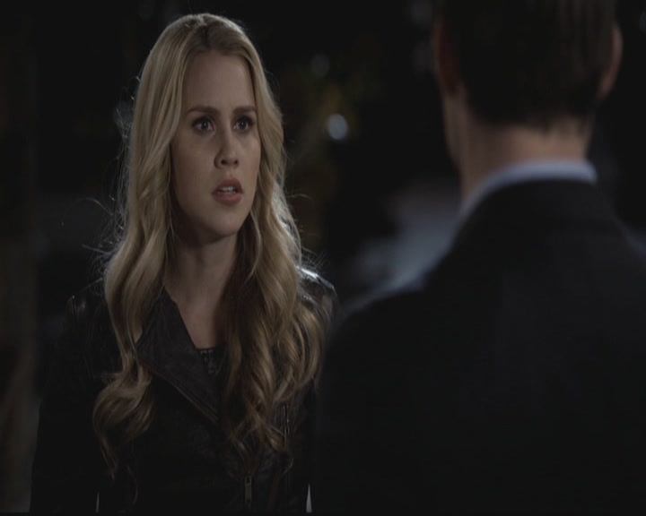 VampireDiariesWorld-dot-org_TheOriginals1x12DanceBackFromTheGrave1806.jpg