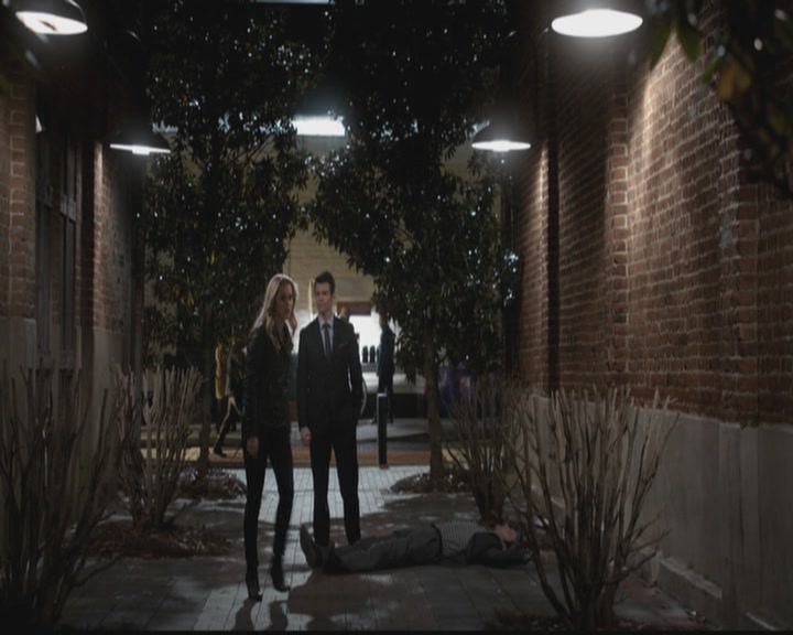 VampireDiariesWorld-dot-org_TheOriginals1x12DanceBackFromTheGrave1846.jpg