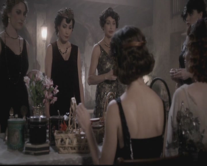 VampireDiariesWorld-dot-org_TheOriginals1x12DanceBackFromTheGrave1880.jpg