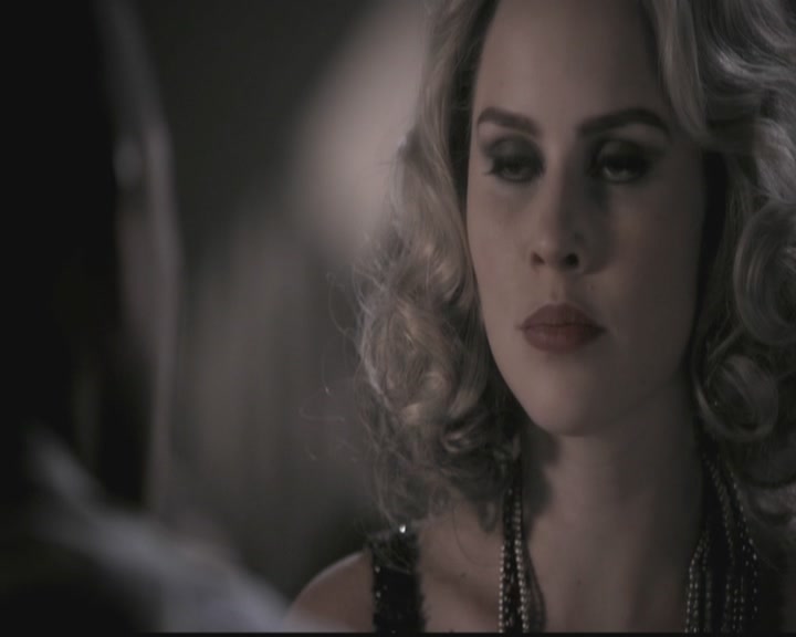 VampireDiariesWorld-dot-org_TheOriginals1x12DanceBackFromTheGrave1972.jpg