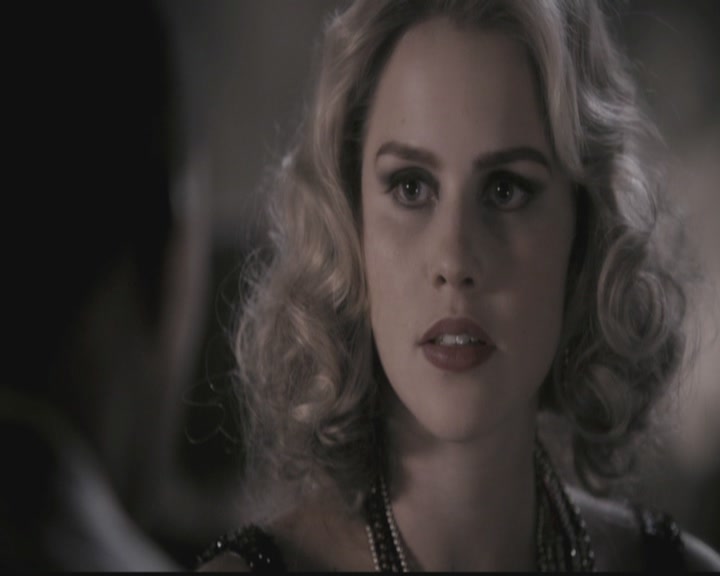 VampireDiariesWorld-dot-org_TheOriginals1x12DanceBackFromTheGrave2006.jpg