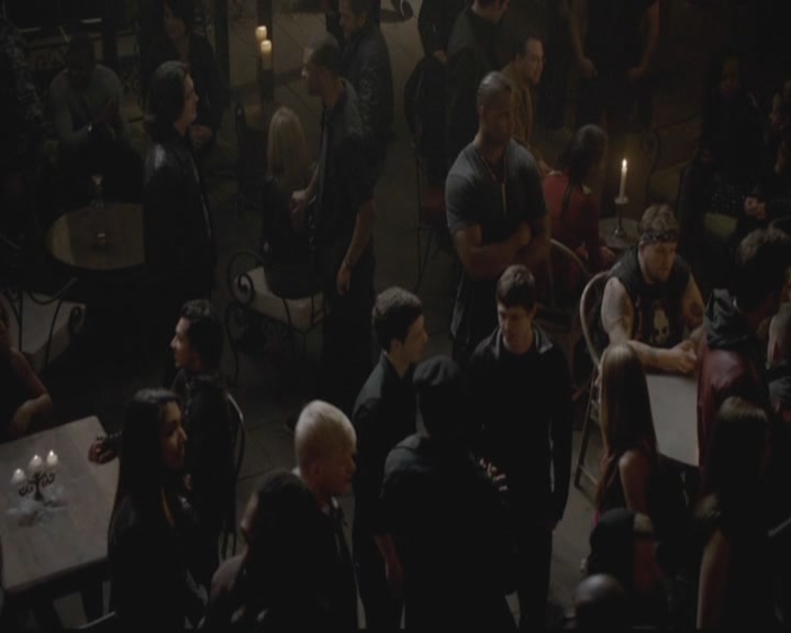 VampireDiariesWorld-dot-org_TheOriginals1x12DanceBackFromTheGrave2035.jpg