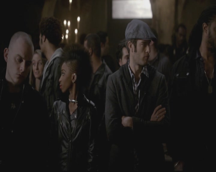VampireDiariesWorld-dot-org_TheOriginals1x12DanceBackFromTheGrave2104.jpg