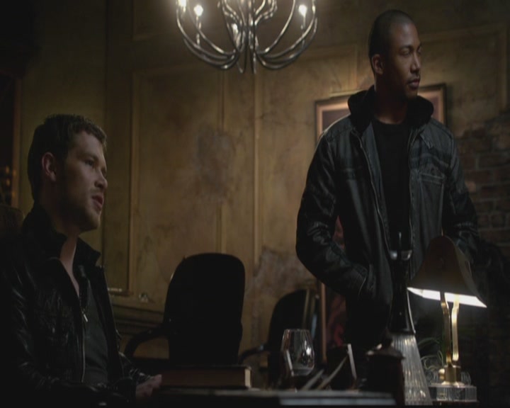 VampireDiariesWorld-dot-org_TheOriginals1x12DanceBackFromTheGrave2181.jpg