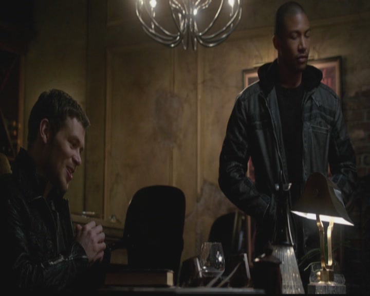 VampireDiariesWorld-dot-org_TheOriginals1x12DanceBackFromTheGrave2186.jpg