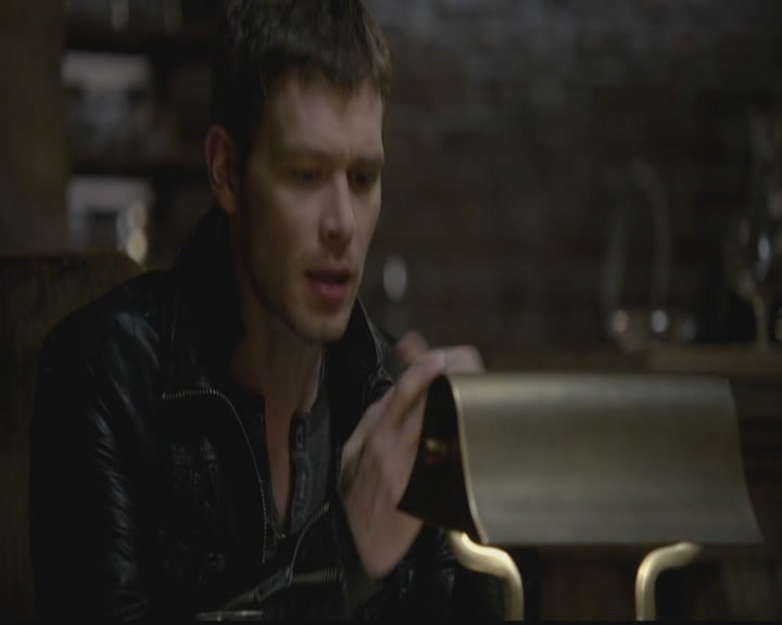 VampireDiariesWorld-dot-org_TheOriginals1x12DanceBackFromTheGrave2215.jpg