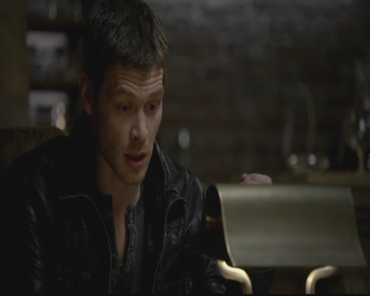 VampireDiariesWorld-dot-org_TheOriginals1x12DanceBackFromTheGrave2216.jpg