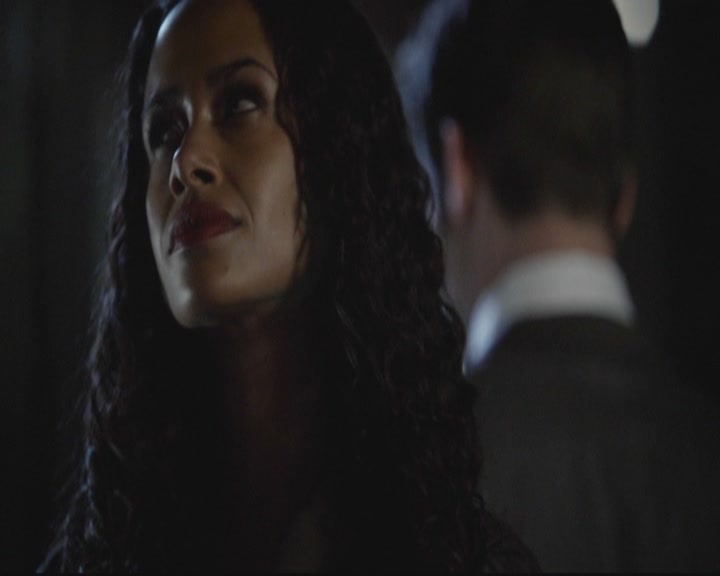 VampireDiariesWorld-dot-org_TheOriginals1x3CresentCity1345.jpg