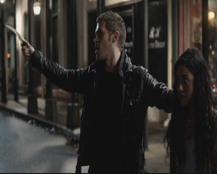 VampireDiariesWorld-dot-org_TheOriginals1x3CresentCity1629.jpg