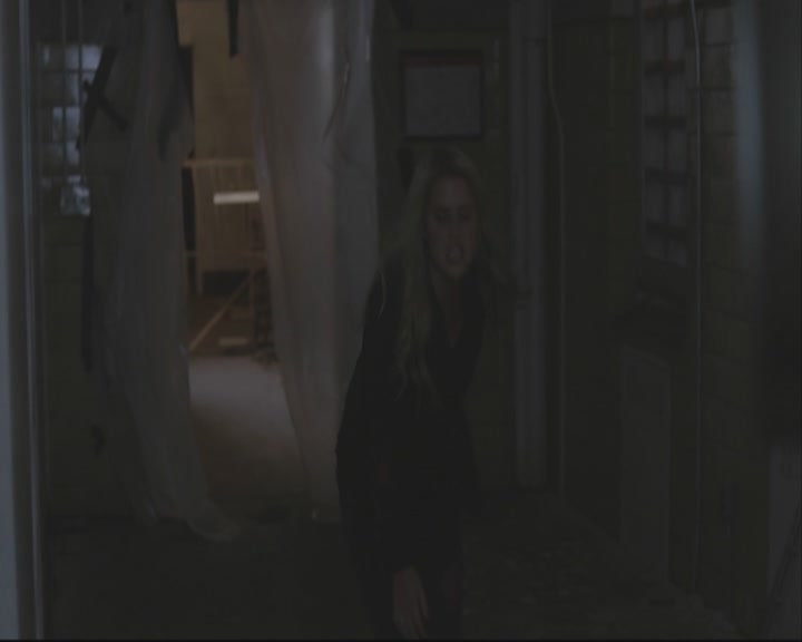 VampireDiariesWorld-dot-org_TheOriginals1x14LongWayBackFromHell-deletedscene0053.jpg