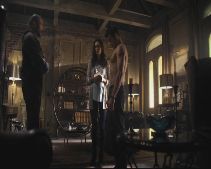 VampireDiariesWorld-dot-org_TheOriginals1x4LongWayBackFromHell0535.jpg