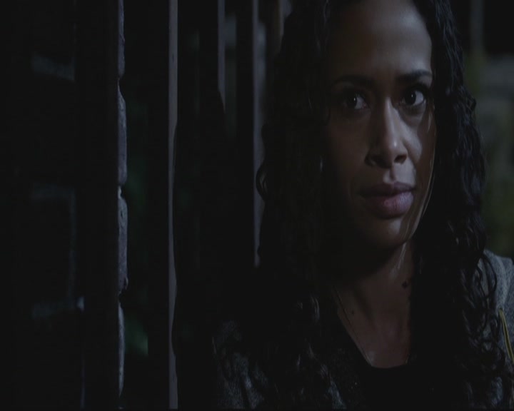 VampireDiariesWorld-dot-org_TheOriginals1x15LeGrandGuignol1980.jpg