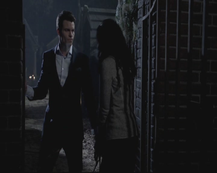 VampireDiariesWorld-dot-org_TheOriginals1x15LeGrandGuignol2040.jpg