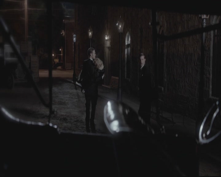 VampireDiariesWorld-dot-org_TheOriginals1x15LeGrandGuignol2211.jpg