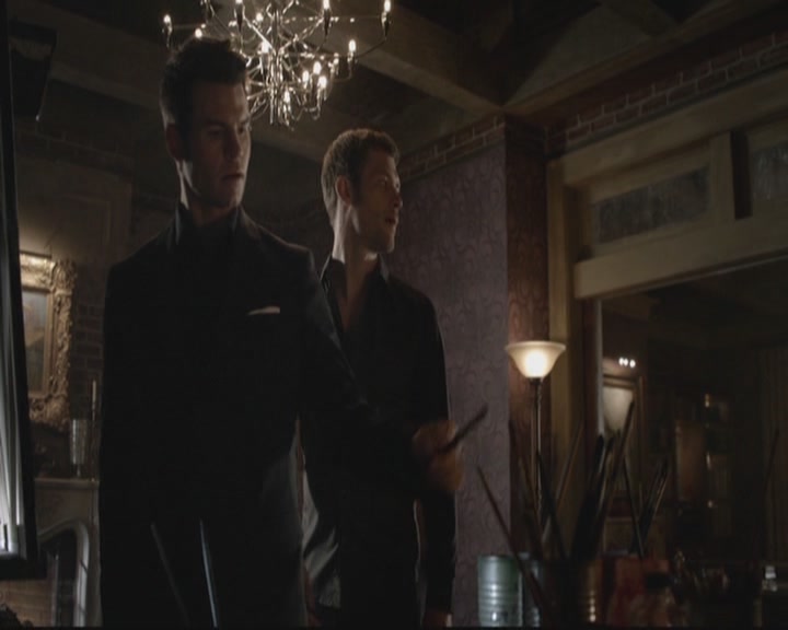 VampireDiariesWorld-dot-org_TheOriginals1x17MoonOverBourbonStreet0189.jpg