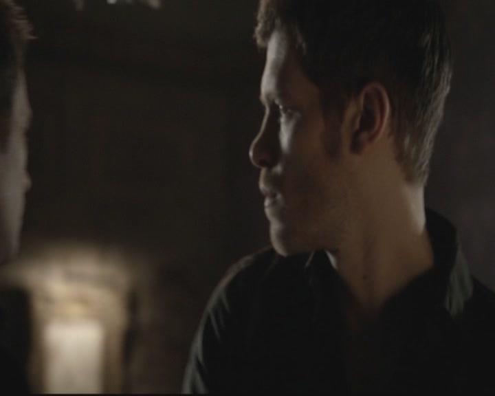 VampireDiariesWorld-dot-org_TheOriginals1x17MoonOverBourbonStreet0213.jpg