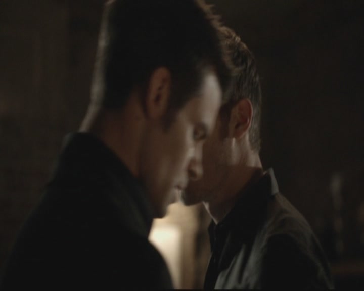 VampireDiariesWorld-dot-org_TheOriginals1x17MoonOverBourbonStreet0214.jpg