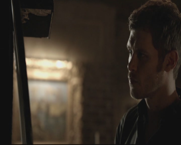 VampireDiariesWorld-dot-org_TheOriginals1x17MoonOverBourbonStreet0217.jpg