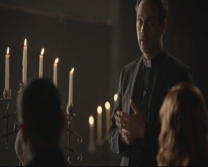 VampireDiariesWorld-dot-org_TheOriginals1x17MoonOverBourbonStreet0234.jpg