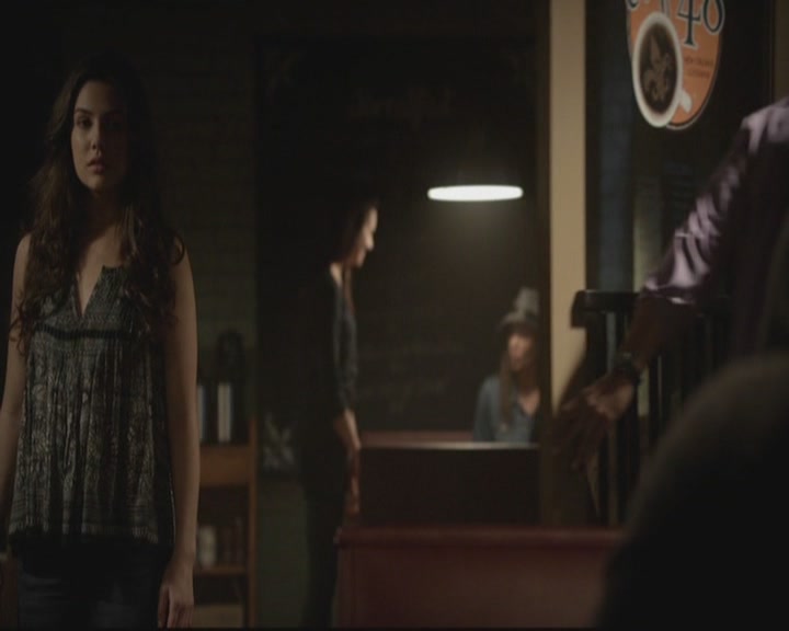 VampireDiariesWorld-dot-org_TheOriginals1x17MoonOverBourbonStreet0609.jpg