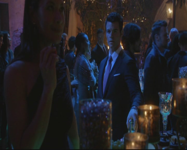 VampireDiariesWorld-dot-org_TheOriginals1x17MoonOverBourbonStreet1052.jpg