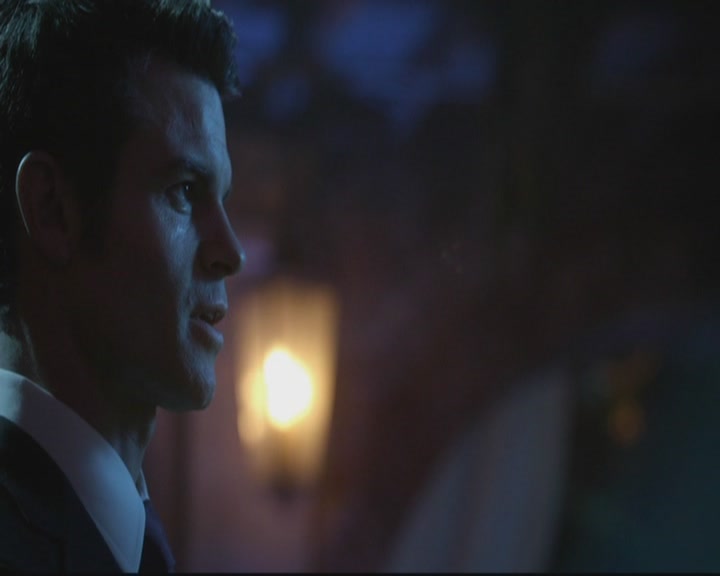 VampireDiariesWorld-dot-org_TheOriginals1x17MoonOverBourbonStreet1213.jpg