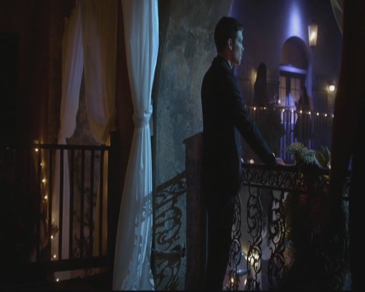 VampireDiariesWorld-dot-org_TheOriginals1x17MoonOverBourbonStreet1237.jpg