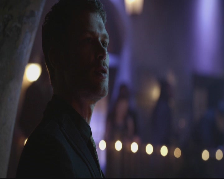 VampireDiariesWorld-dot-org_TheOriginals1x17MoonOverBourbonStreet1242.jpg