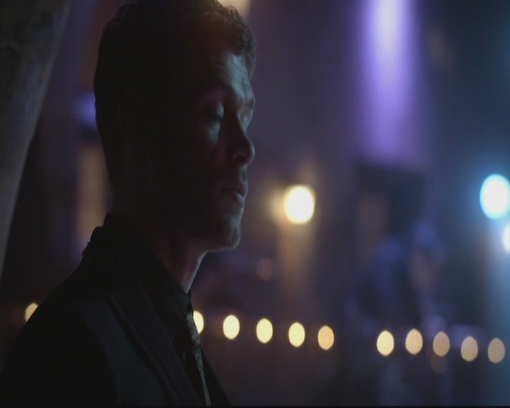 VampireDiariesWorld-dot-org_TheOriginals1x17MoonOverBourbonStreet1251.jpg