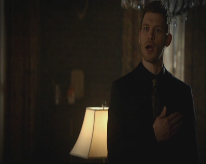 VampireDiariesWorld-dot-org_TheOriginals1x17MoonOverBourbonStreet1308.jpg