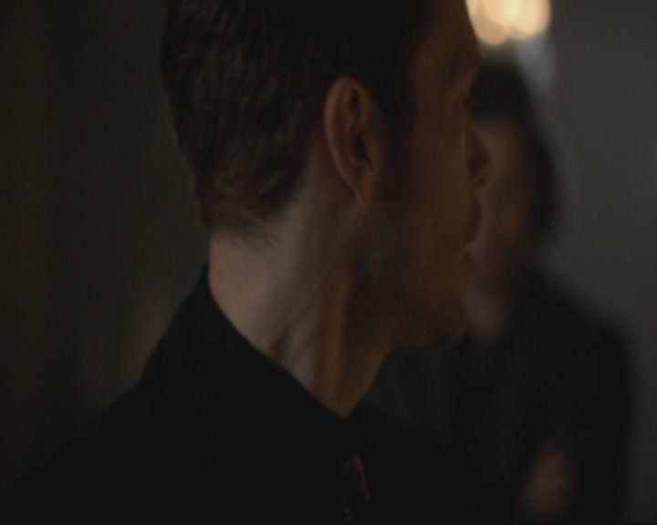 VampireDiariesWorld-dot-org_TheOriginals1x17MoonOverBourbonStreet1365.jpg