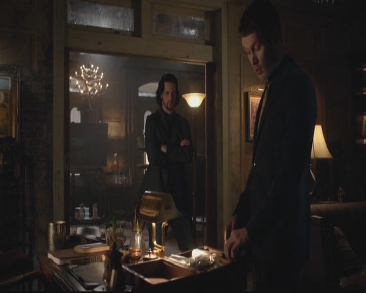 VampireDiariesWorld-dot-org_TheOriginals1x17MoonOverBourbonStreet1408.jpg