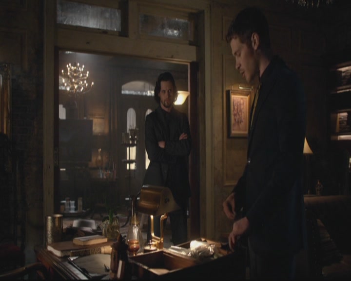 VampireDiariesWorld-dot-org_TheOriginals1x17MoonOverBourbonStreet1412.jpg