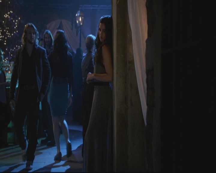 VampireDiariesWorld-dot-org_TheOriginals1x17MoonOverBourbonStreet1454.jpg