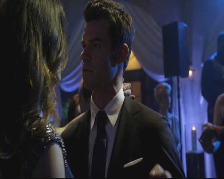 VampireDiariesWorld-dot-org_TheOriginals1x17MoonOverBourbonStreet1509.jpg