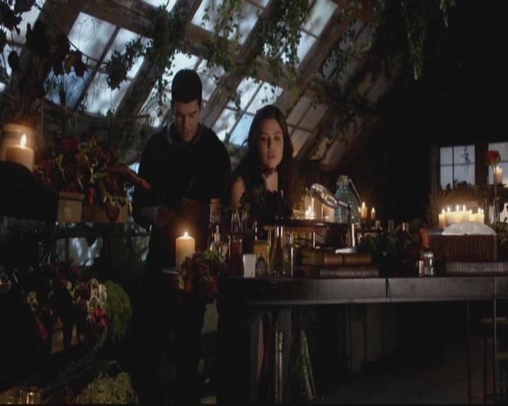 VampireDiariesWorld-dot-org_TheOriginals1x17MoonOverBourbonStreet1799.jpg