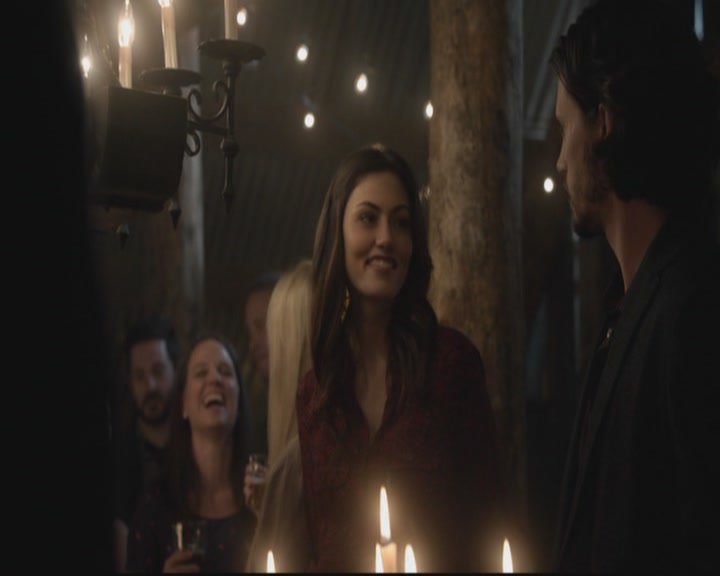 VampireDiariesWorld-dot-org_TheOriginals1x17MoonOverBourbonStreet2160.jpg