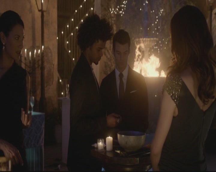 VampireDiariesWorld-dot-org_TheOriginals1x17MoonOverBourbonStreet2190.jpg