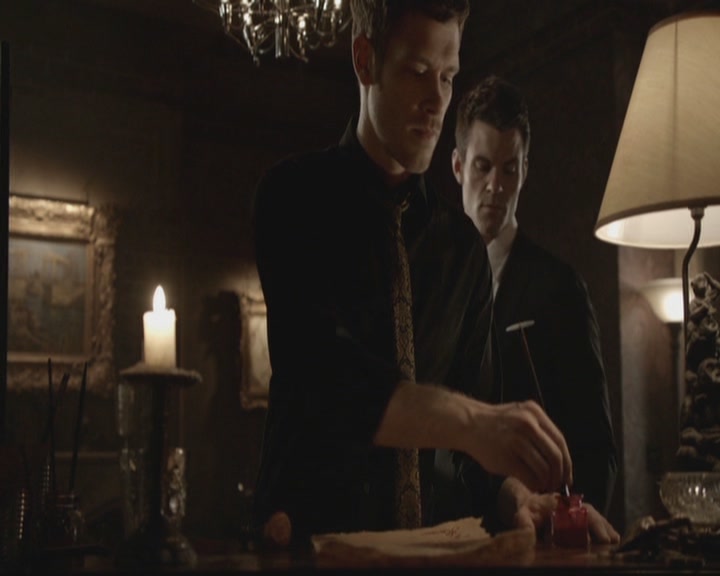 VampireDiariesWorld-dot-org_TheOriginals1x17MoonOverBourbonStreet2293.jpg