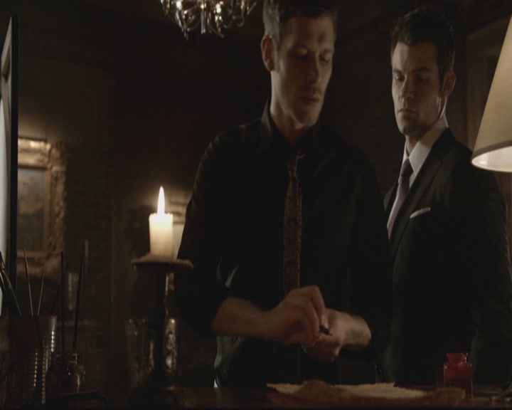 VampireDiariesWorld-dot-org_TheOriginals1x17MoonOverBourbonStreet2299.jpg