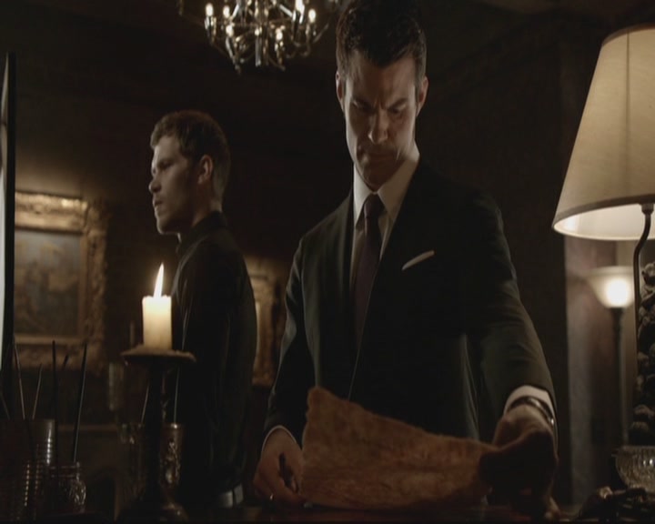 VampireDiariesWorld-dot-org_TheOriginals1x17MoonOverBourbonStreet2305.jpg