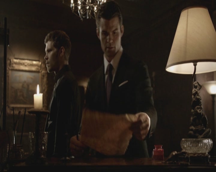 VampireDiariesWorld-dot-org_TheOriginals1x17MoonOverBourbonStreet2309.jpg