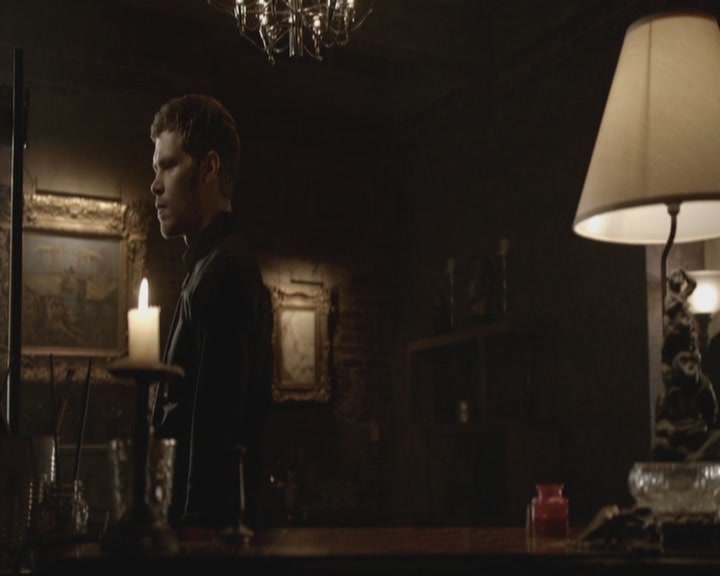 VampireDiariesWorld-dot-org_TheOriginals1x17MoonOverBourbonStreet2311.jpg